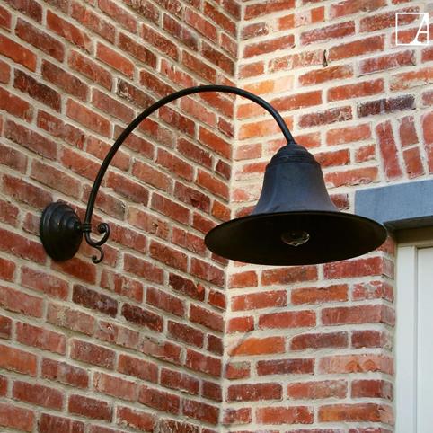 TRADITIONAL CURVED Outdoor Wall Light - Large in Bronze